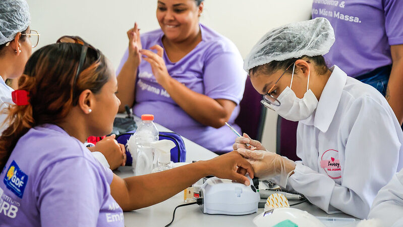 Programa “Mão na Massa” capacita mulheres para promover a independência econômica