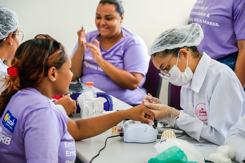 Programa “Mão na Massa” capacita mulheres para promover a independência econômica