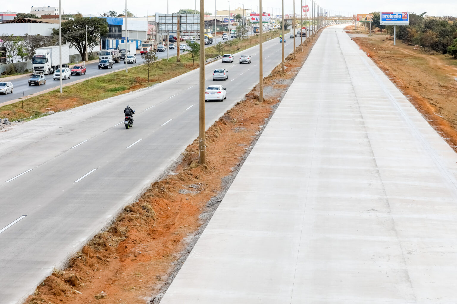 Nova Estrutural é a primeira via totalmente em concreto no DF