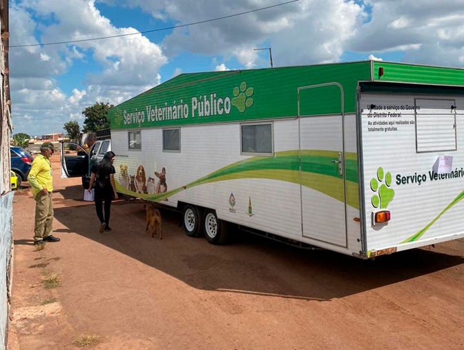 Recanto das Emas recebe Hospital Veterinário Móvel para atendimento básico de pets