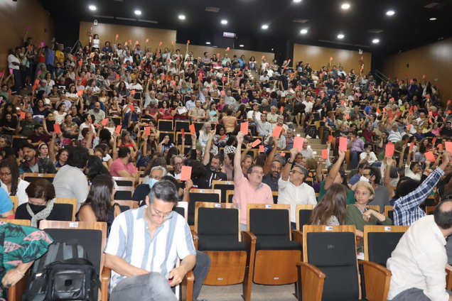 Professores da UnB decidem entrar em greve a partir de 15 de abril