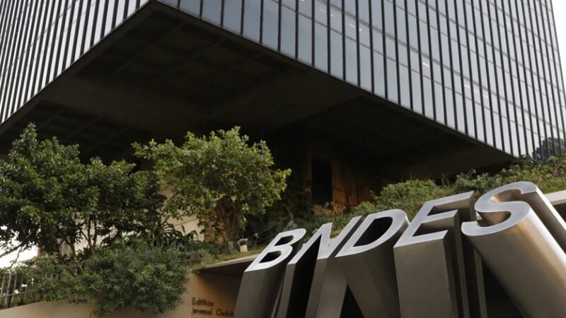 BNDES abre concurso em 2024 para 150 vagas de nível superior; salário inicial é de R$ 20.900.