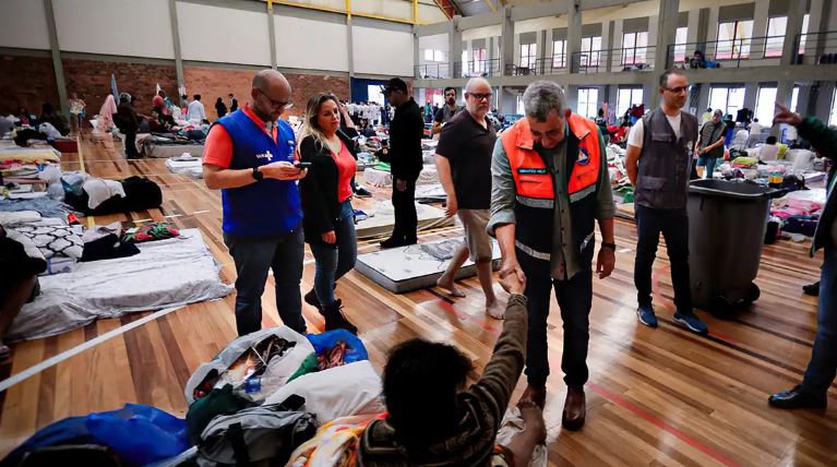 Gaúchos atingidos por enchentes têm documentos emitidos gratuitamente