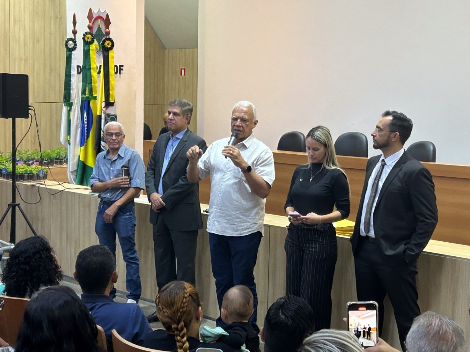 Feirantes da Torre de TV e do Shopping Popular do Gama são autorizados a usar bancas