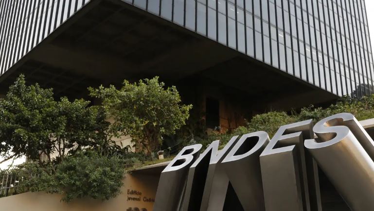 BNDES abre concurso com 150 vagas e salário de R$ 20,9 mil