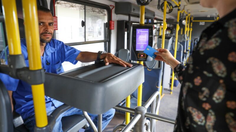 Mais 111 novas linhas de ônibus deixam de receber dinheiro em espécie