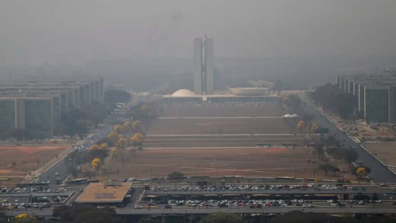 Poluição do ar em Brasília cresceu 350 vezes durante incêndio