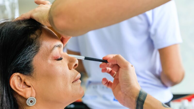 Mulheres têm acesso a cursos gratuitos na área da beleza