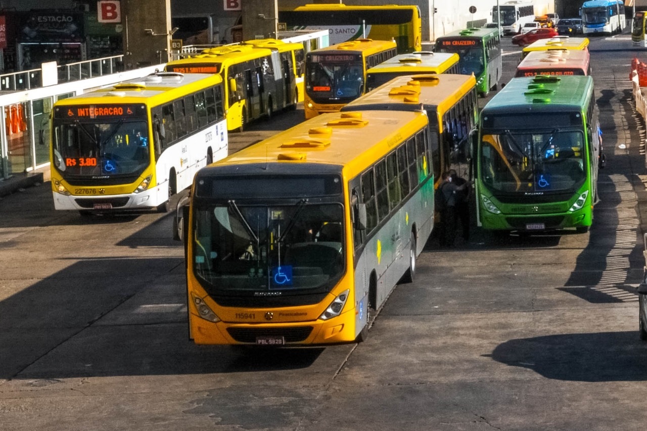 Mais 171 linhas de ônibus deixam de receber pagamento em dinheiro a bordo a partir de 14 de outubro