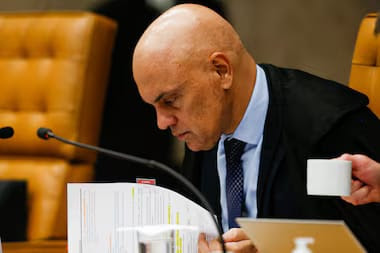 Alexandre de Moraes autoriza volta do ‘X’ no Brasil