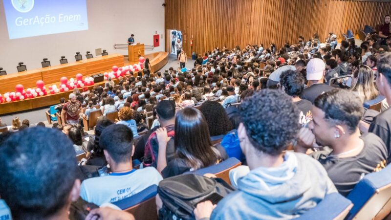 Programa GerAção Enem promove aulão para alunos da rede pública