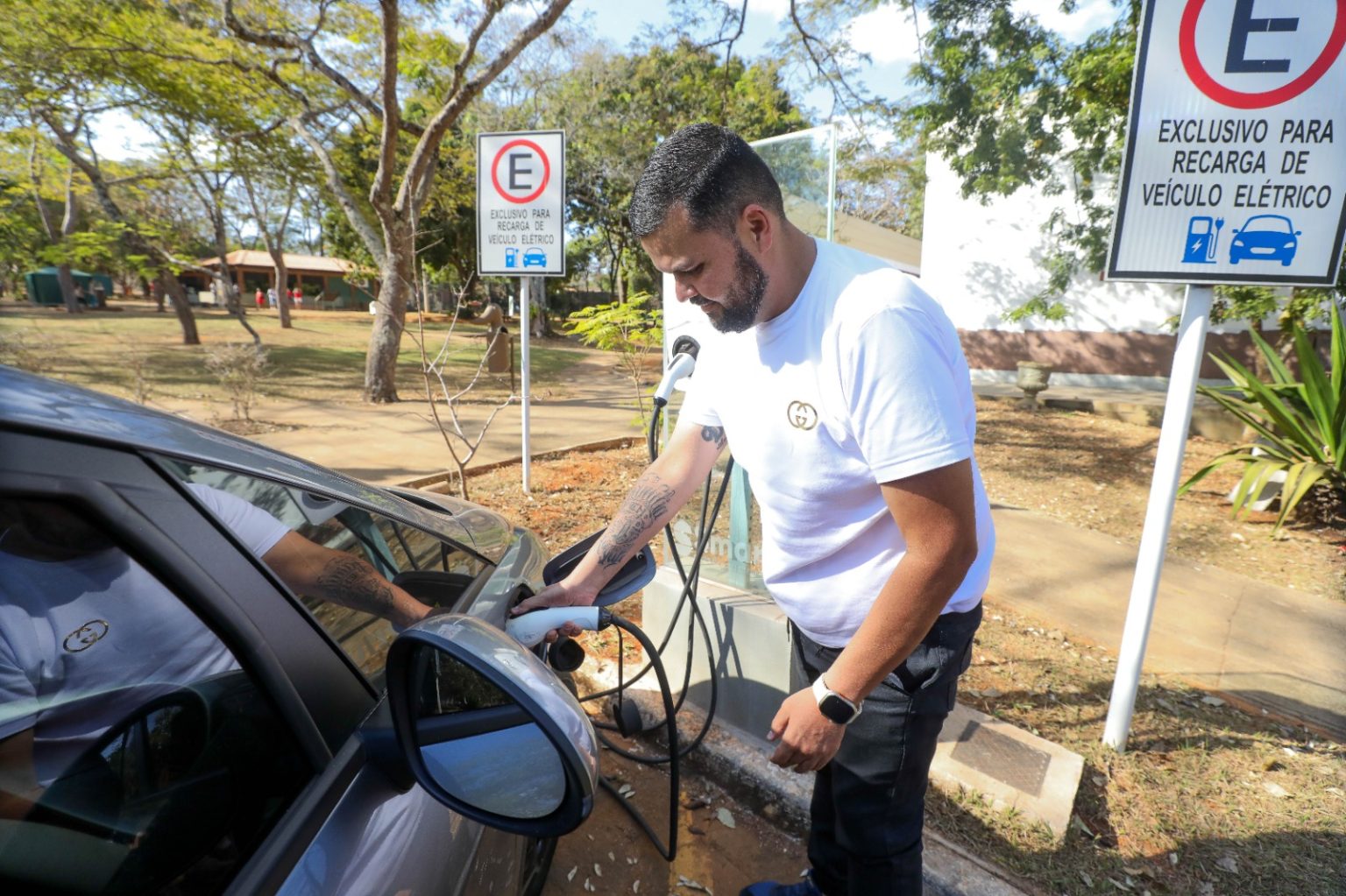 Carros comprados por venda direta voltam a ter isenção do IPVA no DF