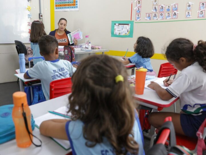 Publicado processo seletivo para bolsas de graduação e pós-graduação