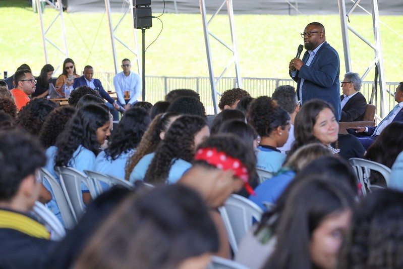 Jovens da periferia terão oportunidade de atuar no orçamento público