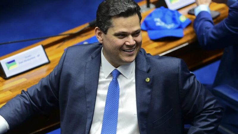 Davi Alcolumbre é eleito presidente do Senado com ampla maioria