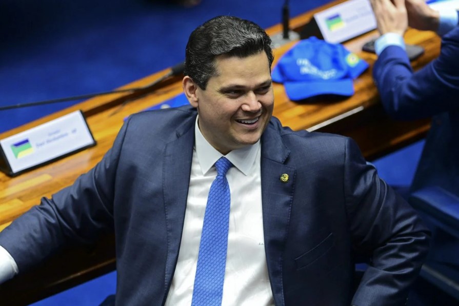 Davi Alcolumbre é eleito presidente do Senado com ampla maioria