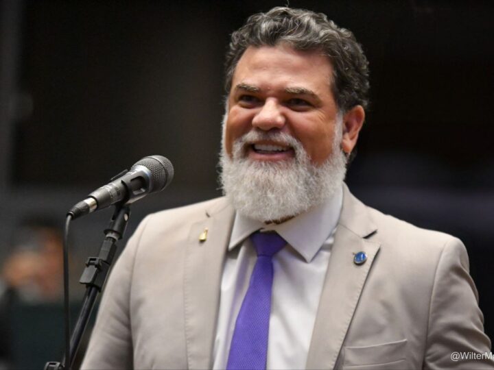 Aprovado projeto que garante isenção de taxa de concurso para doadoras de leite materno no DF
