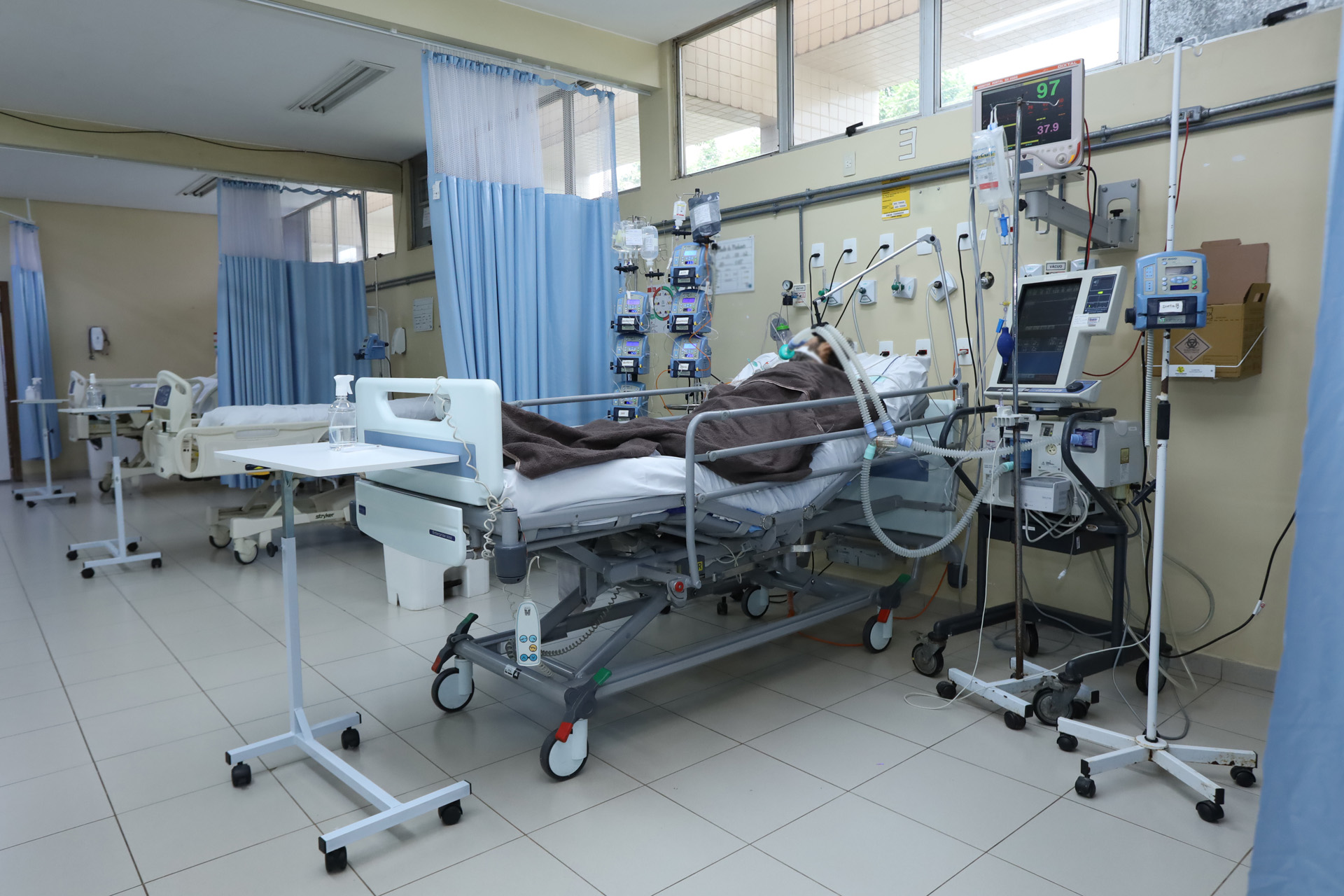 Saúde abre edital de credenciamento para contratação de serviços de terapia intensiva
