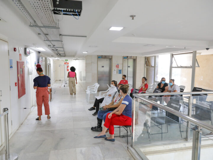Credenciamento de clínicas amplia tratamento de câncer na rede pública e beneficia mais de 900 pacientes no DF