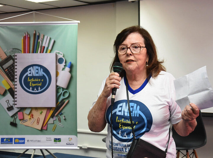 Aulas gratuitas preparam alunos com necessidades especiais para o Enem