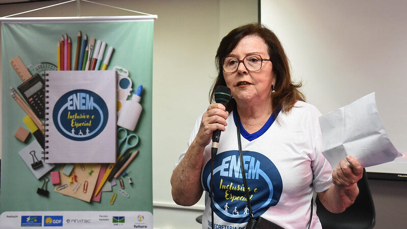 Aulas gratuitas preparam alunos com necessidades especiais para o Enem
