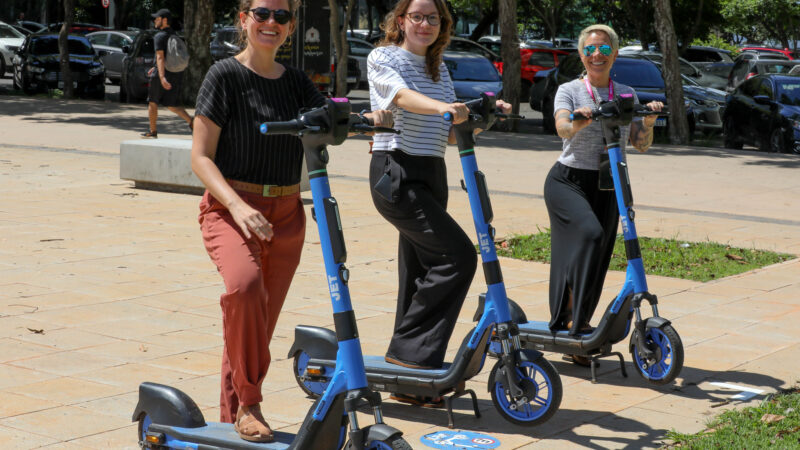 Empresas são credenciadas para atuar no serviço de patinetes compartilhados no DF