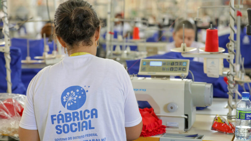 Curso gratuito de corte e costura da Fábrica Social abre mil vagas