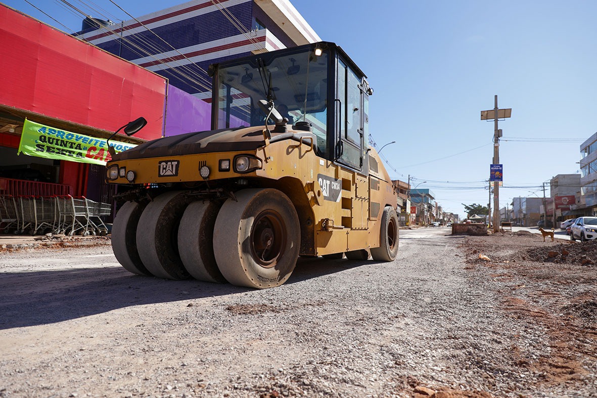 Celina Leão anuncia licitação para o Pôr do Sol durante visita às obras no Sol Nascente