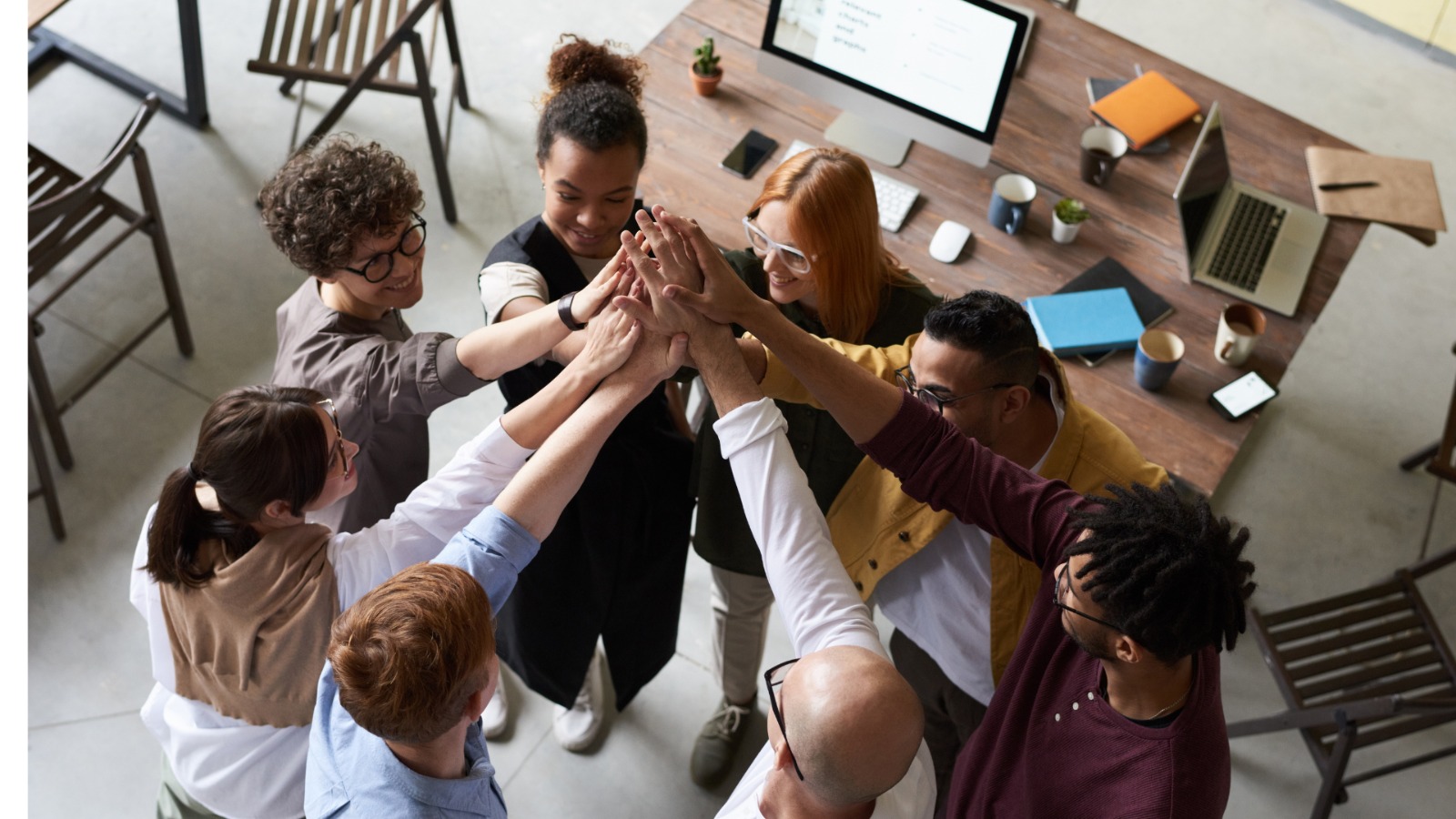 Juventude do DF amplia presença no mercado de trabalho e aumenta rendimento médio em 2024