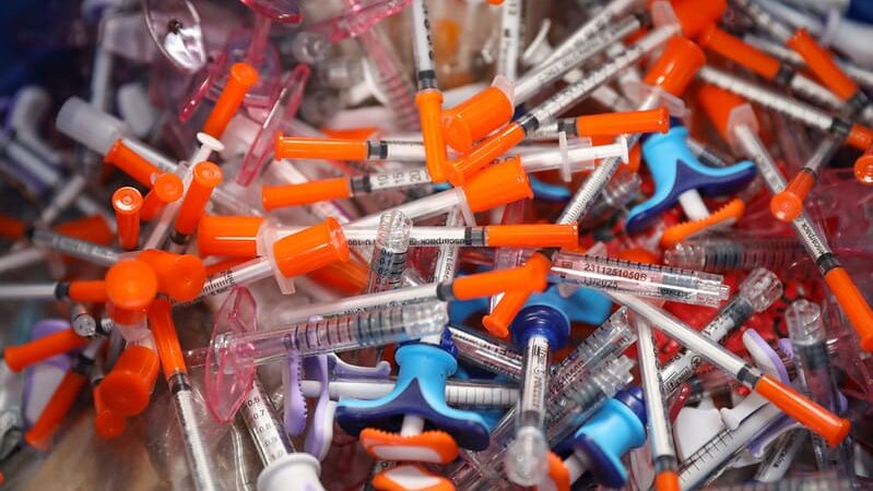 Anvisa proíbe canetas emagrecedoras sem registro e determina apreensão imediata