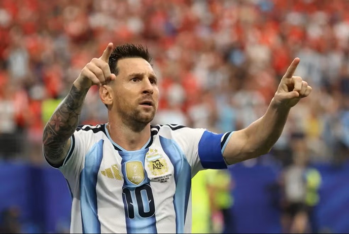 Messi faz história, supera Klose e se torna o maior artilheiro de todas as Copas; Argentina classificada