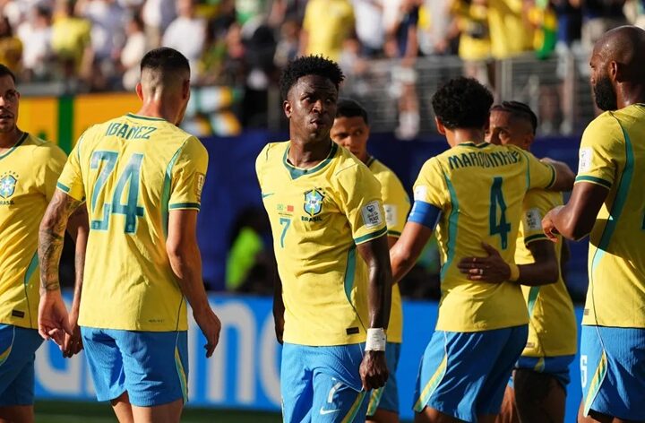 Brasil encara a Escócia de olho na liderança do Grupo C e com retorno de Neymar ao banco de reservas; veja escalação