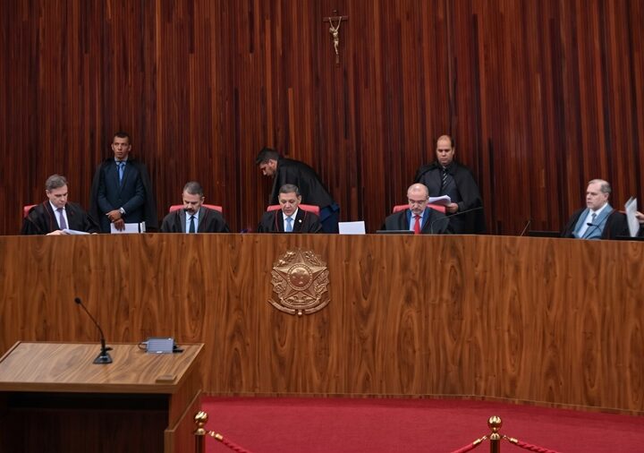 Por 5 a 2, Arruda sofre derrota no TSE e fica fora da disputa pelo GDF